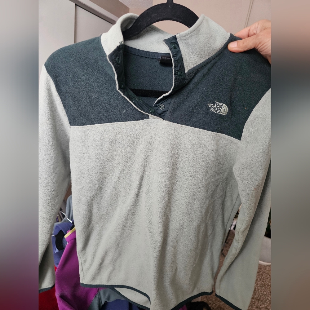 The North Face Dark Green Light Fleece Jacket